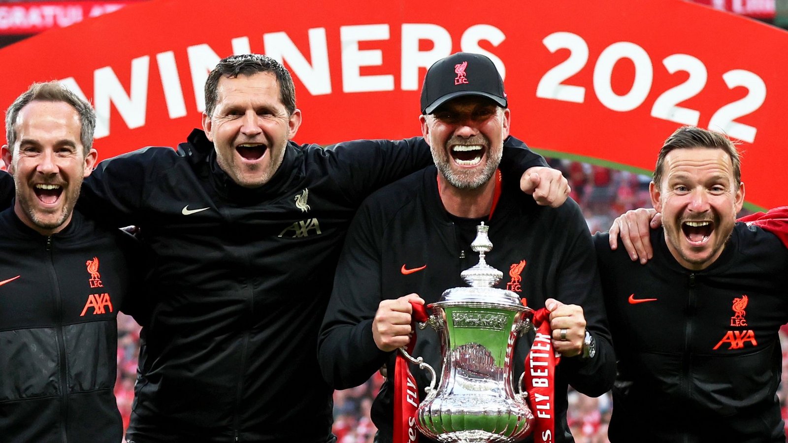 Trainer Jürgen Klopp (2.v.r.) gewann mit dem FC Liverpool den FA Cup.Foto: Ian Walton/AP/dpa