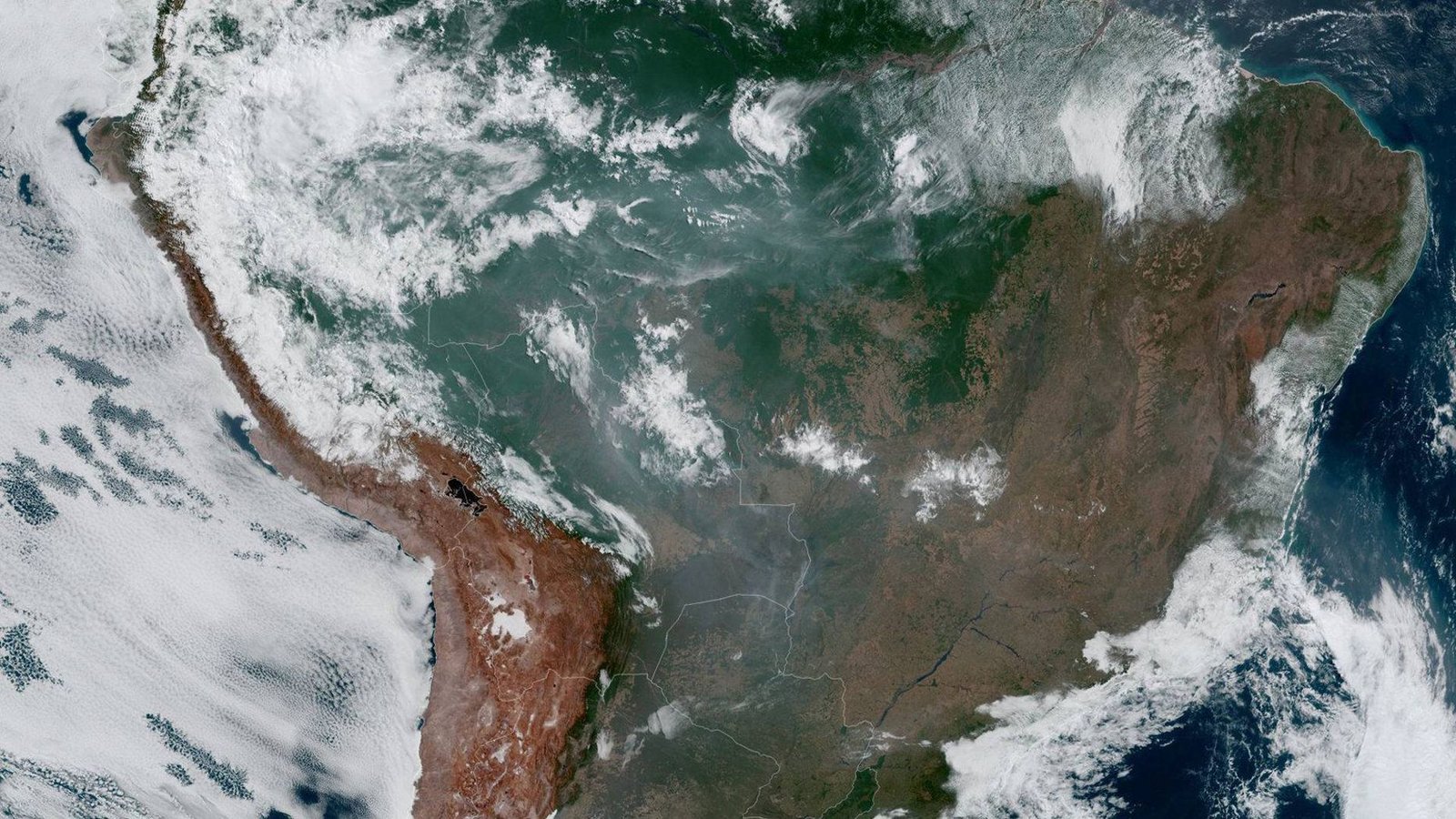 Der Amazonas-Regenwald auf einem Satelittenfoto der US-Raumfahrtgebörde Nasa.Foto: mago/ZUMA Press Der Amazonas-Regenwald auf einem Satelittenfoto der US-Raumfahrtgebörde Nasa.Foto: mago/ZUMA Press