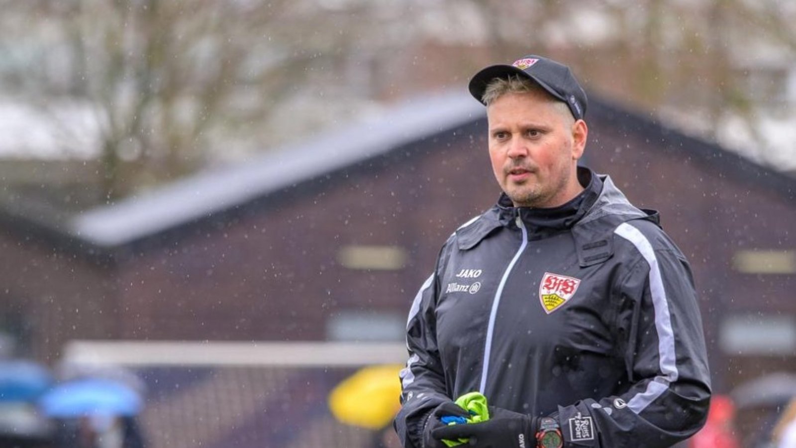 Kevin Reiner aus Horrheim steht bei den U-17-Juniorinnen des VfB Stuttgart seit einem Jahr an der Seitenlinie. Foto: privat Kevin Reiner aus Horrheim steht bei den U-17-Juniorinnen des VfB Stuttgart seit einem Jahr an der Seitenlinie. Foto: privat