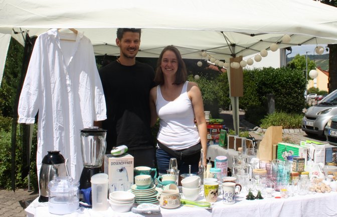 Melanie Banz hat in Kleinglattbach den ersten Garagenflohmarkt organisiert. <span class='image-autor'>Fotos: Mross</span>