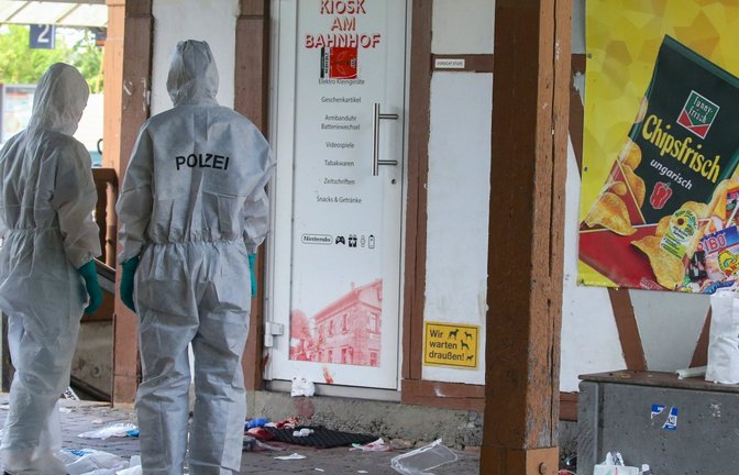 Versuchter Totschlag in Sachsenheim: Spurensicherung am Tatort.  <span class='image-autor'>Foto: Kalb</span>