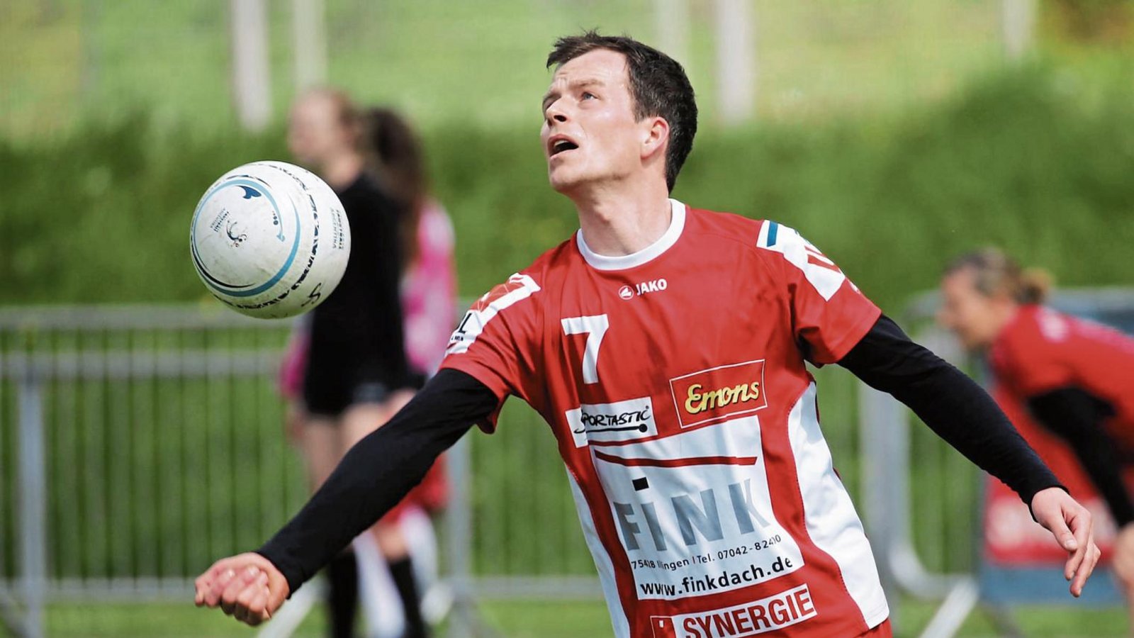 Marco Lochmahr ist vor dem Spiel gegen den TV Waldrennach zuversichtlich – falls die Vaihinger Faustballer konsequent spielen und genug Druck entwickeln Foto: Küppers