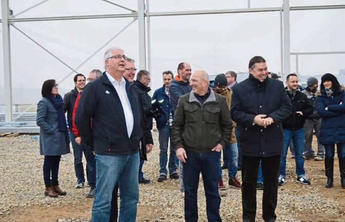 AVT feiert Richtfest in Hochdorf; links Bürgermeister Schäfer. Foto: p