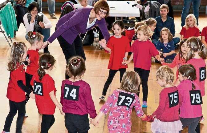Vor Kurzem haben die jüngsten Nachwuchstänzerinnen beim TSC Illingen das Tanzsportabzeichen abgelegt. Foto: privat