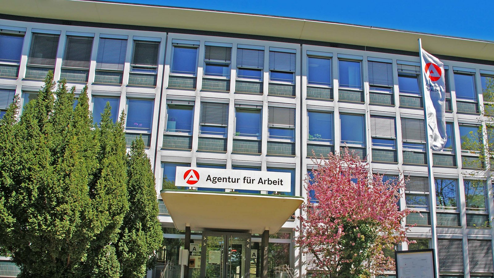 Die Konjunktur schwächelt in der Region, der Arbeitsmarkt spiegelt die Zahlen wider.  Archivfoto: VKZ