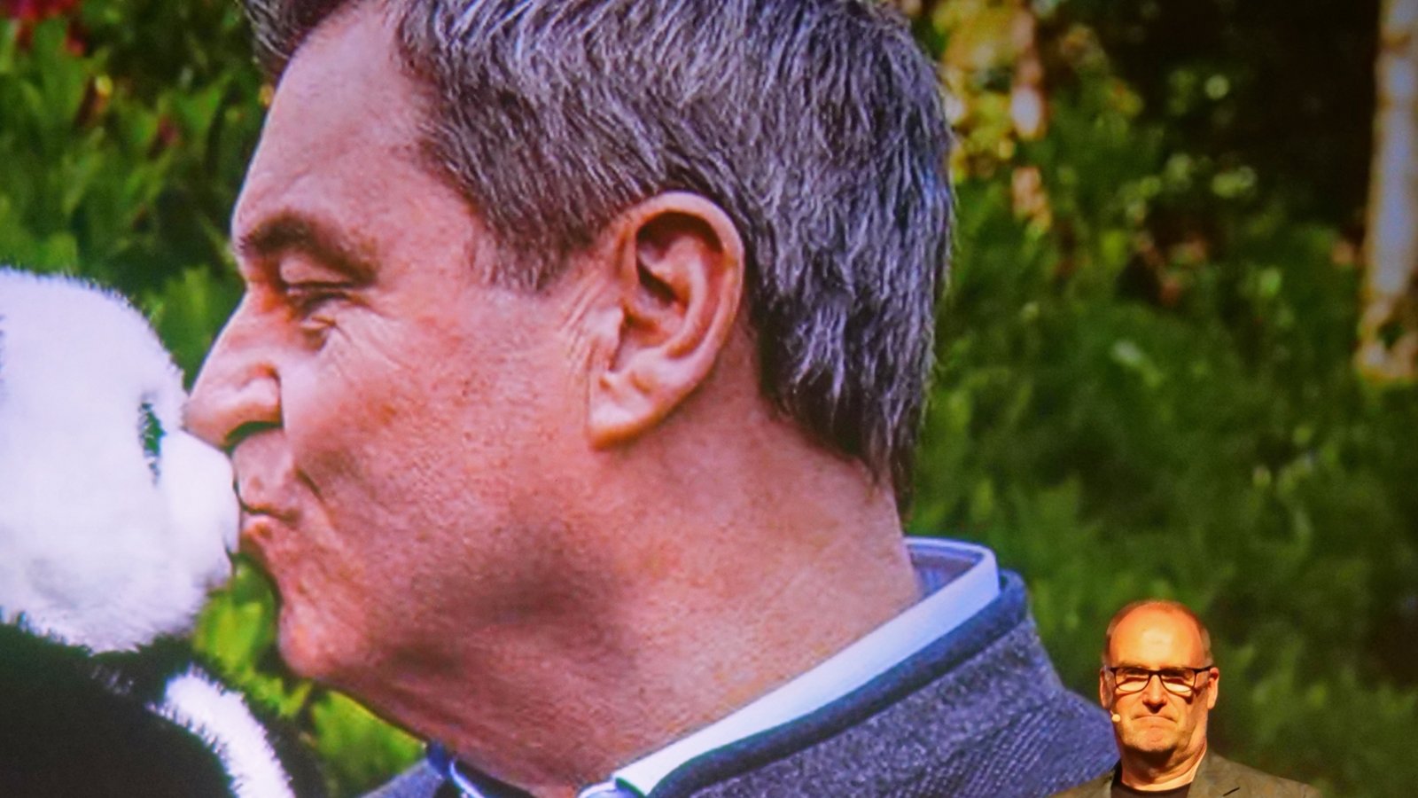 Eine überdrehte Realität auf die Spitze treiben