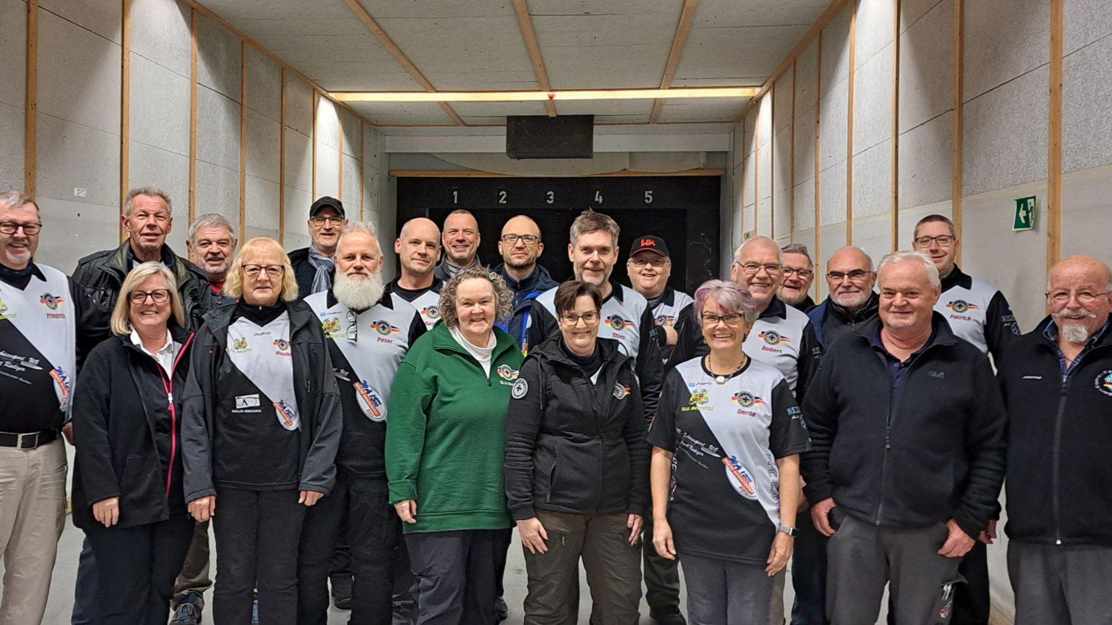 Zahlreiche Helferinnen und Helfer tragen zum Gelingen des Eichwald-Cups bei. Foto: p Zahlreiche Helferinnen und Helfer tragen zum Gelingen des Eichwald-Cups bei. Foto: p