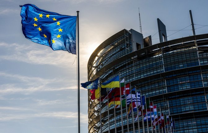 Die letzte Sitzung des EU-Parlaments in dieser Legislaturperiode ist zu Ende. Neben sehr viel Arbeit gab es auch außergewöhnlich viele Emotionen.<span class='image-autor'>Foto: dpa/Philipp von Ditfurth</span>