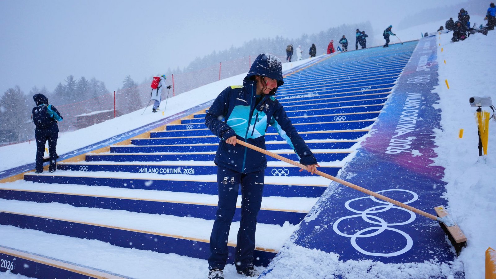 Wohin führt der Weg der Olympischen Winterspiele? In vier Jahren nach Frankreich – wo nach einem ähnlichen Konzept verfahren wird wie zuletzt in Italien.Foto: Michael Kappeler/dpa