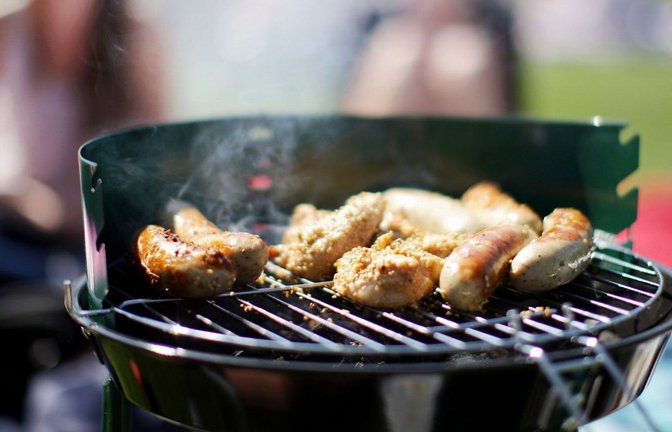 Lecker, aber die Zubereitung auf dem Grill ist nicht ohne Risiko.<span class='image-autor'>Foto: dpa/Rolf Vennenbernd</span>