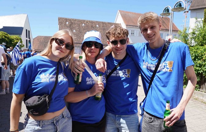 Die Stimmung ist gut: Fans der Stuttgarter Kickers vor dem WFV-Pokalfinale gegen die SG Sonnenhof Großaspach.<span class='image-autor'>Foto: Andreas Rosar Fotoagentur-Stuttg</span>