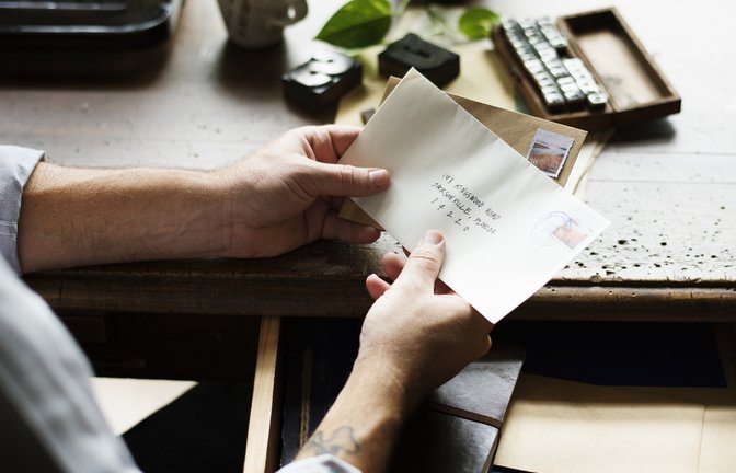 Ist mehr als eine Briefmarke pro Brief erlaubt?<span class='image-autor'>Foto: Rawpixel.com / shutterstock.com</span>