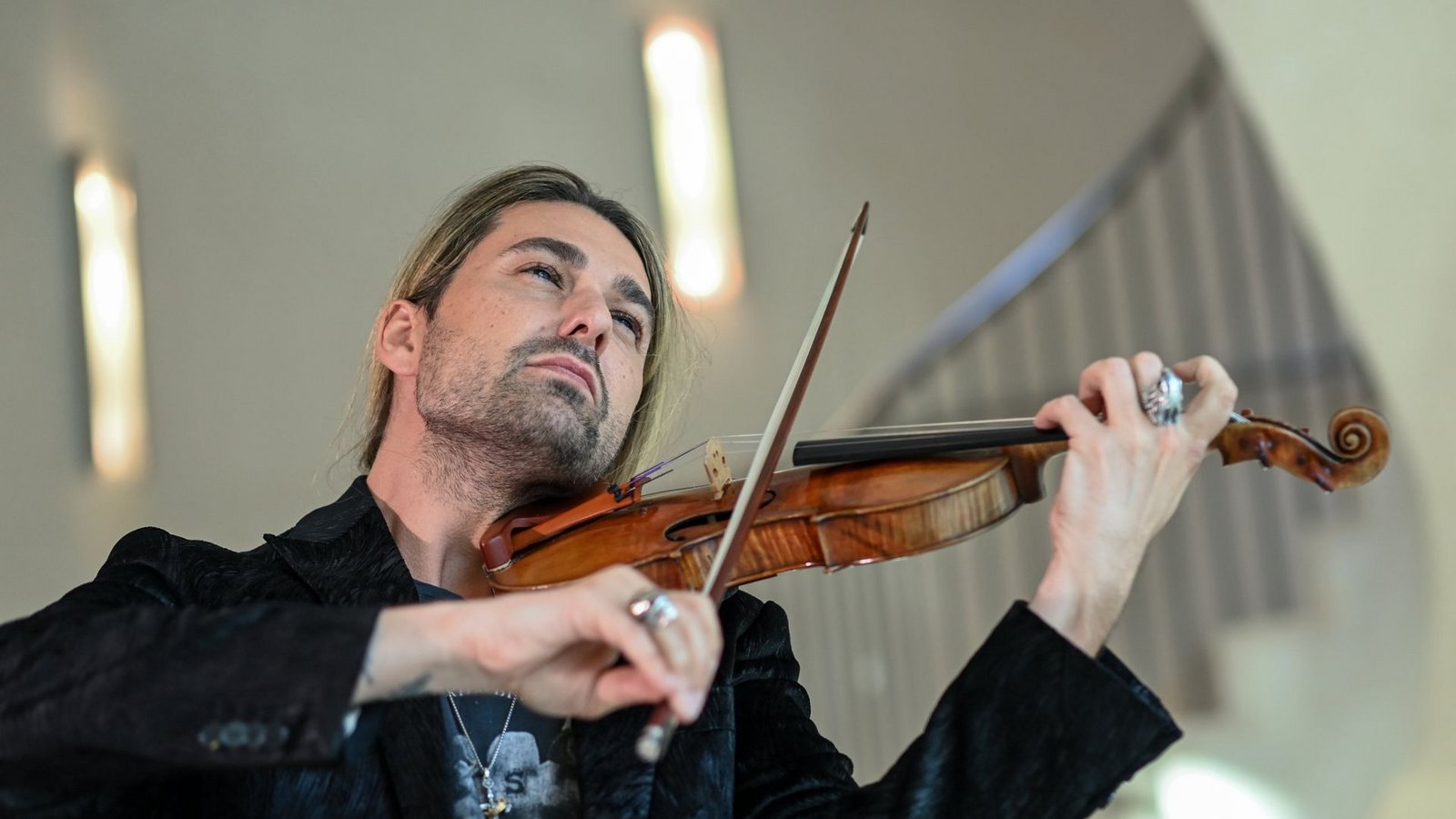 David Garrett ist ein Virtuose an der Geige.Foto: dpa/Jens Kalaene