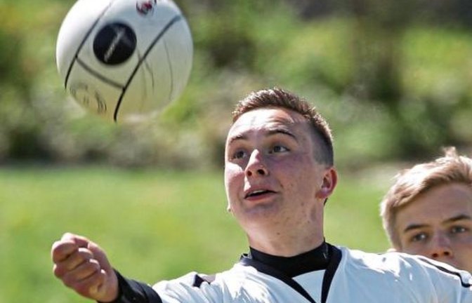 Kämpfen mit der deutschen Nationalmannschaft um den Titel bei den U-18-Weltmeisterschaften in Roxbury im US-Bundesstaat New Jersey: (von links) Jacob Jungclaussen, Jakob Mahn und Nils Hantke vom TV Vaihingen Fotos: Küppers (3), Nachreiner (1)