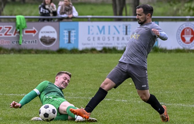 Für den Enzweihinger Tomas Karabas (rechts) steht am Sonntag das nächste Spitzenspiel auf dem Programm. <span class='image-autor'>Foto: Leitner</span>
