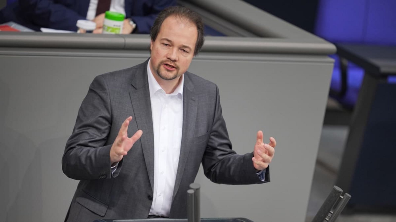Der Abgeordnete Martin Sichert gehörte in den Corona-Jahren zu den Vorkämpfern gegen eine Impfpflicht und hinterfragte dabei die BRD radikal.Michael Kappeler/dpa