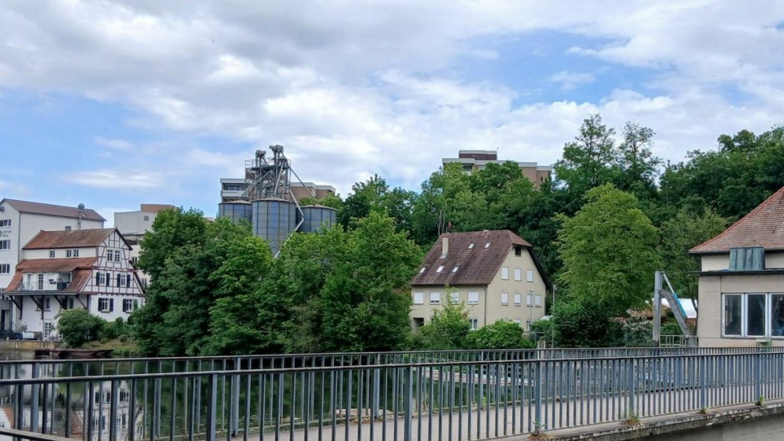 Kein Durchgang: der Häckersteg in Vaihingen. Foto: pv