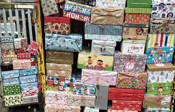 Viele Kinder und Familien haben Päckchen für notleidende Kinder in Osteuropa gepackt. Foto: p