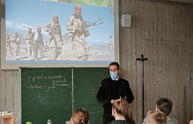 David Matei beantwortete auch persönliche Fragen der Schülerinnen und Schüler.  Foto: p