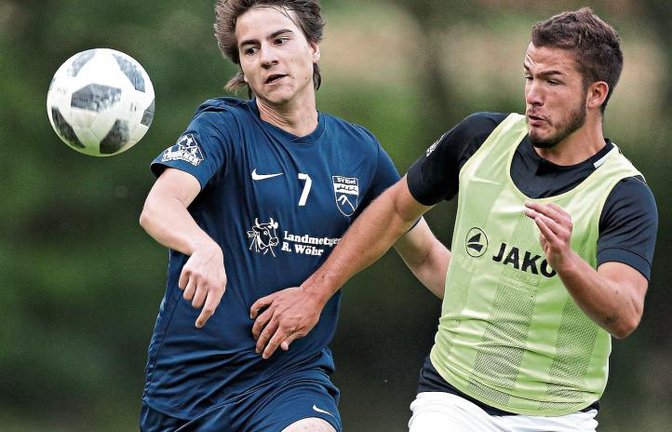 Joschua Schuller (rechts) gehört zu den bewährten Kräften im Team des VfB Vaihingen, das sich in dieser Saison neu zusammenfindet. Foto: Küppers