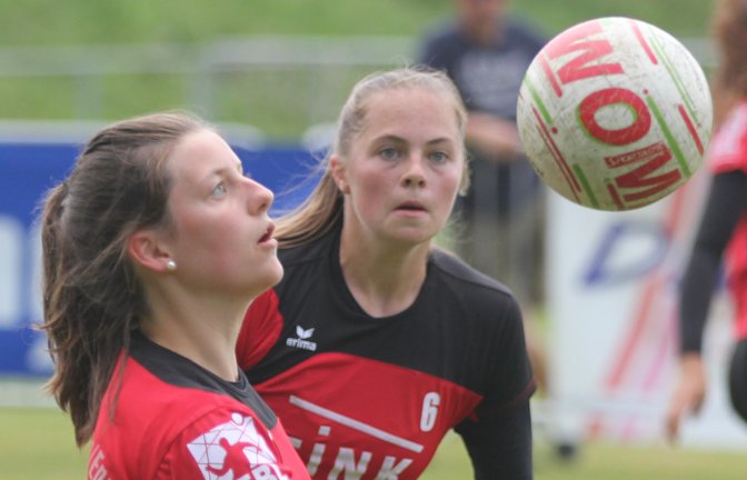 Klara Kilpper, Ricarda Stübbe (von links) und die U-18-Mädchen des TV Vaihingen haben bei der DM in Ahlhorn überzeugt. <span class='image-autor'>Foto: Archiv/Nachreiner</span>