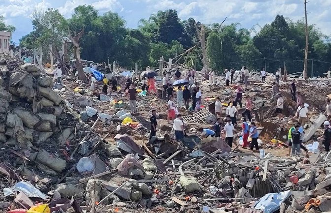 Die Zerstörungen im Dorf sind verheerend.<span class='image-autor'>Foto: -/Palaung Land/AP/dpa</span>