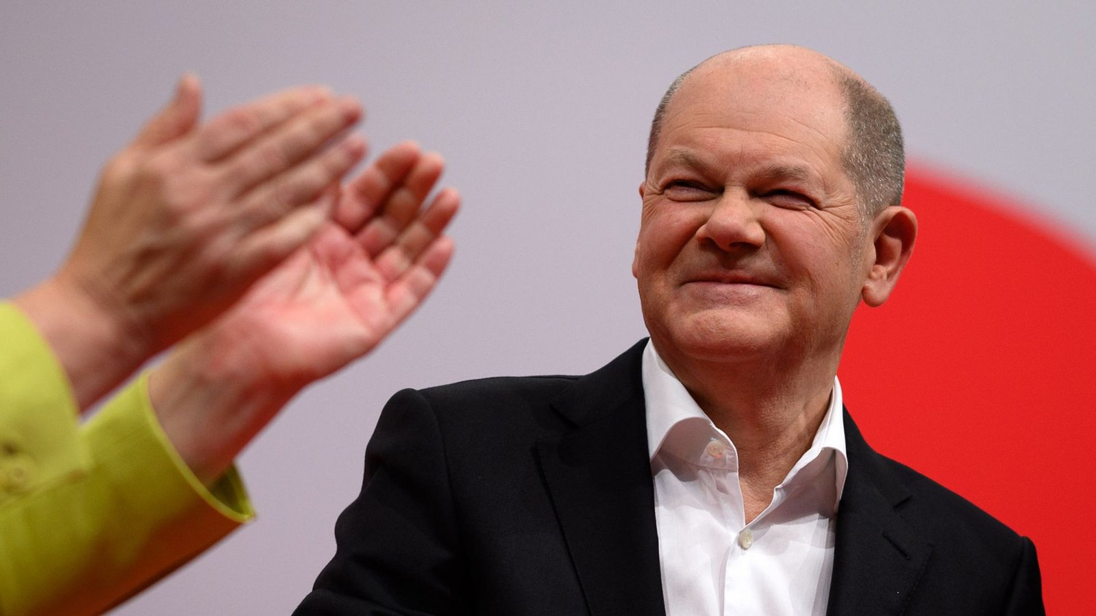 Am Samstag gab es beim SPD-Parteitag Jubel für einen Kanzler in schwierigen Zeiten.Foto: dpa/Bernd von Jutrczenka Am Samstag gab es beim SPD-Parteitag Jubel für einen Kanzler in schwierigen Zeiten.Foto: dpa/Bernd von Jutrczenka
