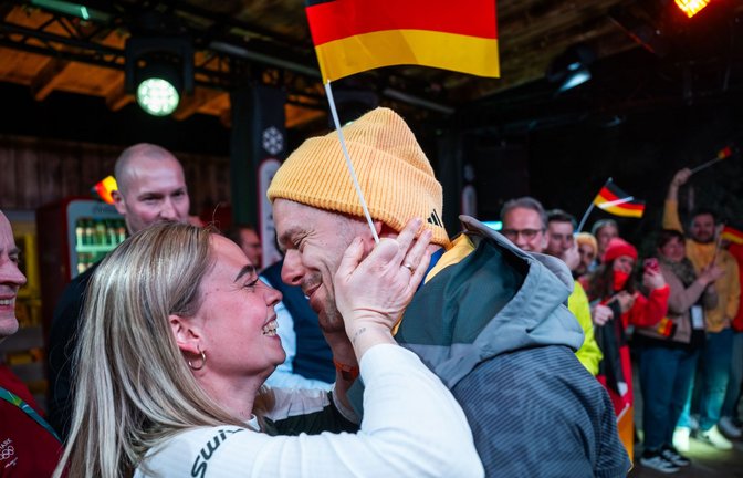Christopher Grotheer mit seiner Frau Mary-Ann beim Empfang im Deutschen Haus in Cortina d’Ampezzo.  <span class='image-autor'>Foto: /Funke Foto Services</span>