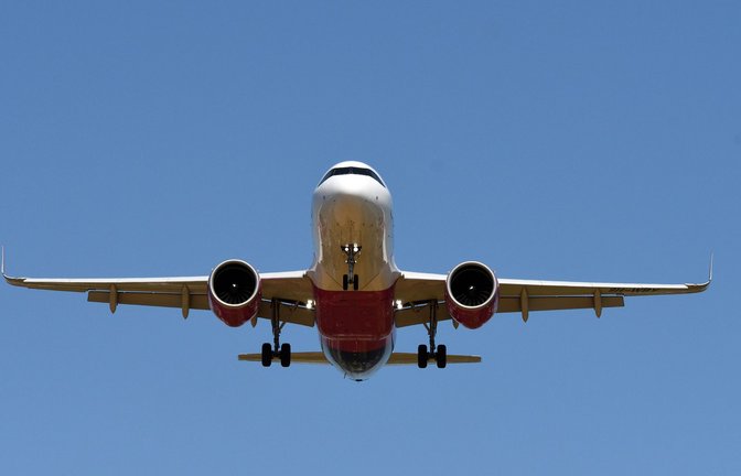 Sowohl vom Flughafen Brüssel als auch vom Billigflieger-Standort Charlero wird es am Mittwoch keine Abflüge geben (Symbolbild).<span class='image-autor'>Foto: IMAGO/blickwinkel/D. Maehrmann</span>