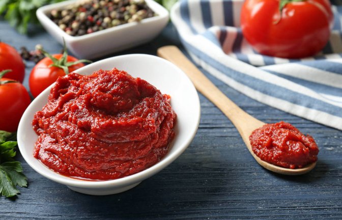 Erfahren Sie, mit welchen Lebensmitteln Sie Tomatenmark beim Kochen ersetzen können. 5 Alternativen im Überblick.<span class='image-autor'>Foto: Africa Studio / Shutterstock.com</span>