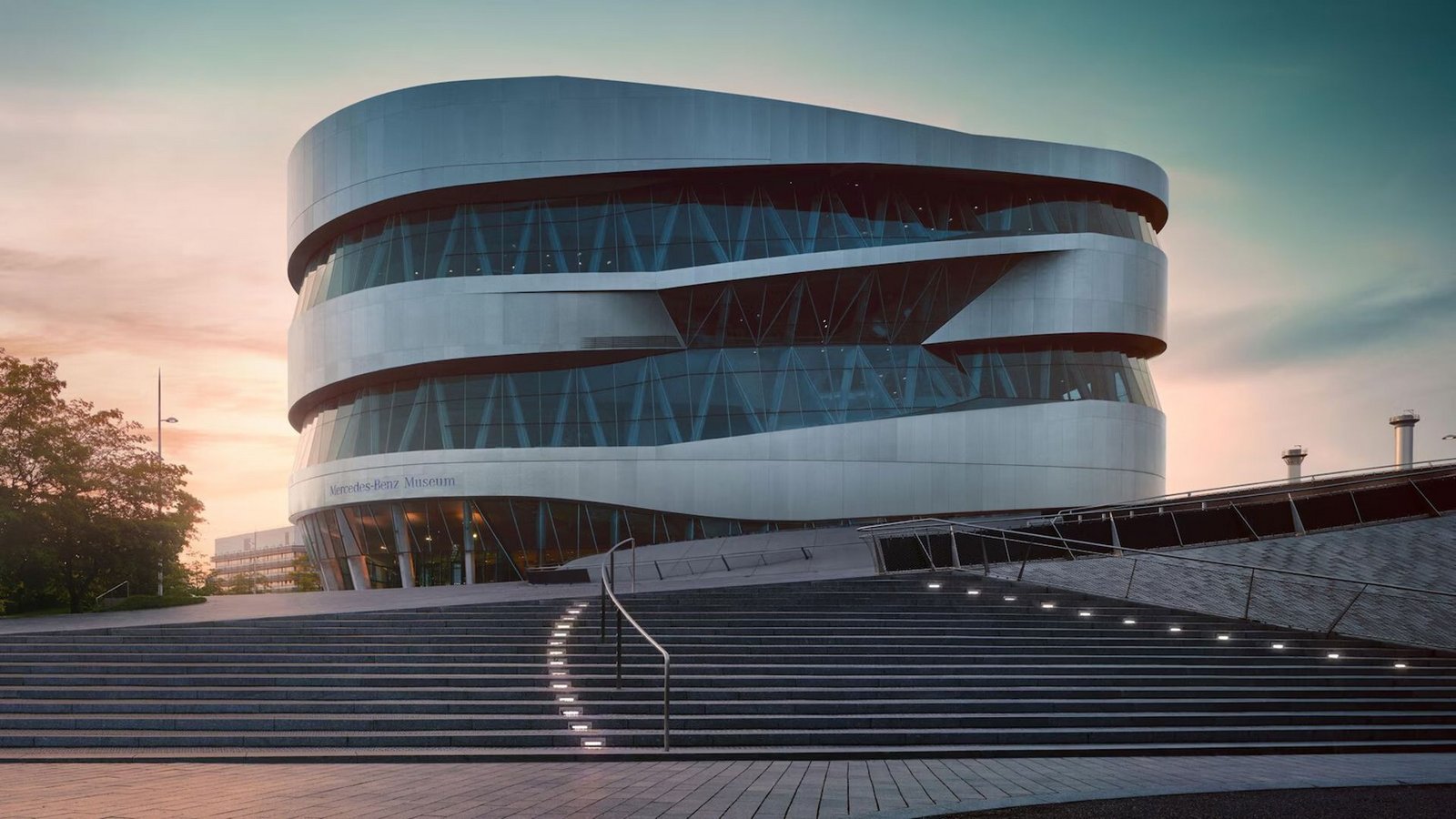 Außen wie Innen einzigartig:  Mercedes-Benz Museum in Stuttgart – am  Museumstag bei freiem EintrittFoto: Mercedes-Benz Museum