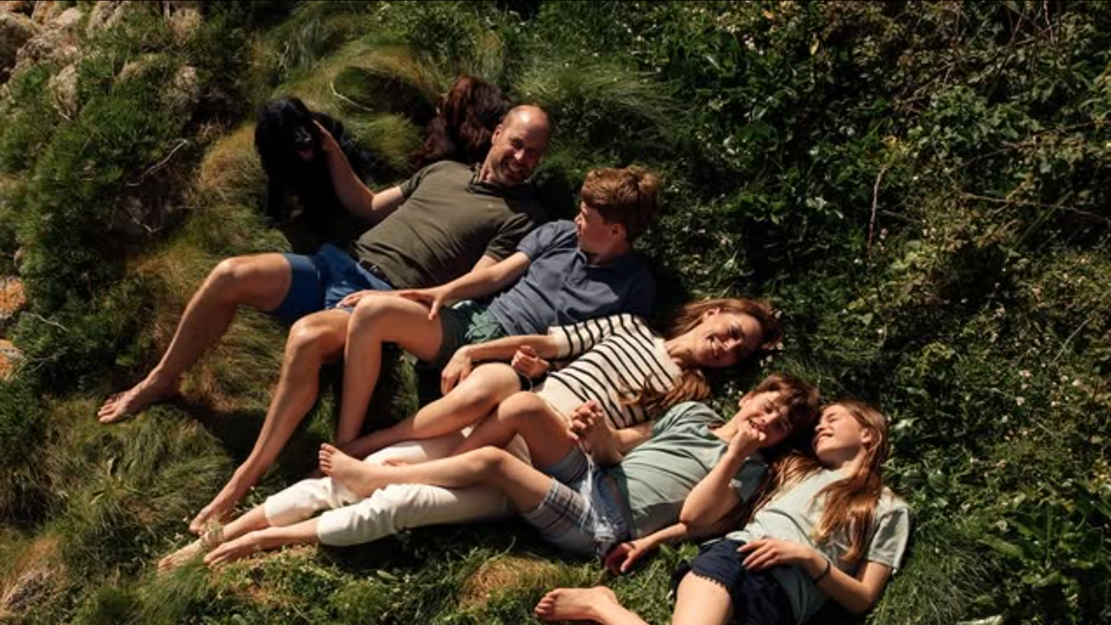 Zum 15. Hochzeitstag veröffentlichen die Royals ein privates Familienbild.Foto: instagram.com/princeandprincessofwales Zum 15. Hochzeitstag veröffentlichen die Royals ein privates Familienbild.Foto: instagram.com/princeandprincessofwales