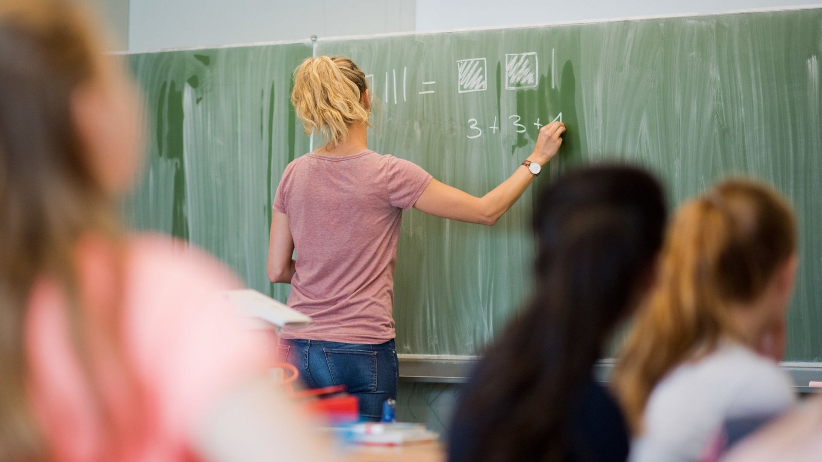Ministerpräsident Kretschmann kündigt eine Fortbildungsagenda für Mathelehrer an.Foto: dpa/Julian Stratenschulte Ministerpräsident Kretschmann kündigt eine Fortbildungsagenda für Mathelehrer an.Foto: dpa/Julian Stratenschulte