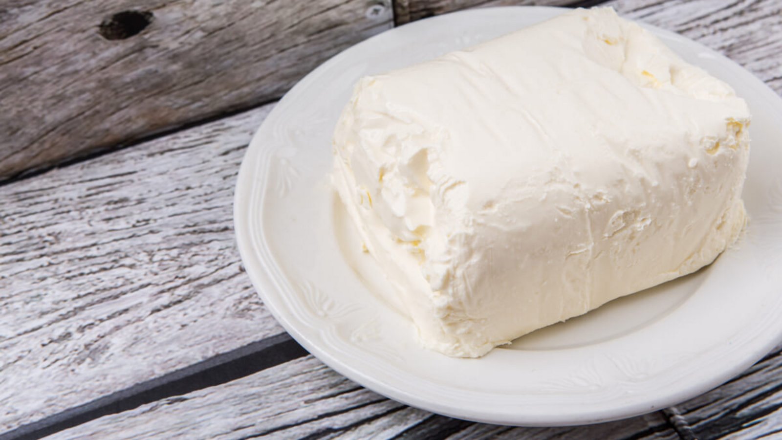In amerikanischen Rezepten ist Cream Cheese eine beliebte Zutat. Was der Unterschied zu Frischkäse ist, verraten wir Ihnen hier.Foto: Mahathir Mohd Yasin / Shutterstock.com In amerikanischen Rezepten ist Cream Cheese eine beliebte Zutat. Was der Unterschied zu Frischkäse ist, verraten wir Ihnen hier.Foto: Mahathir Mohd Yasin / Shutterstock.com