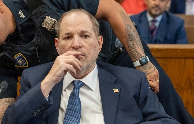 Harvey Weinstein erscheint zu einer vorläufigen Anhörung vor dem Strafgericht in Manhattan.<span class='image-autor'>Foto: Steven Hirsch/Pool New York Post / AP/dpa</span>