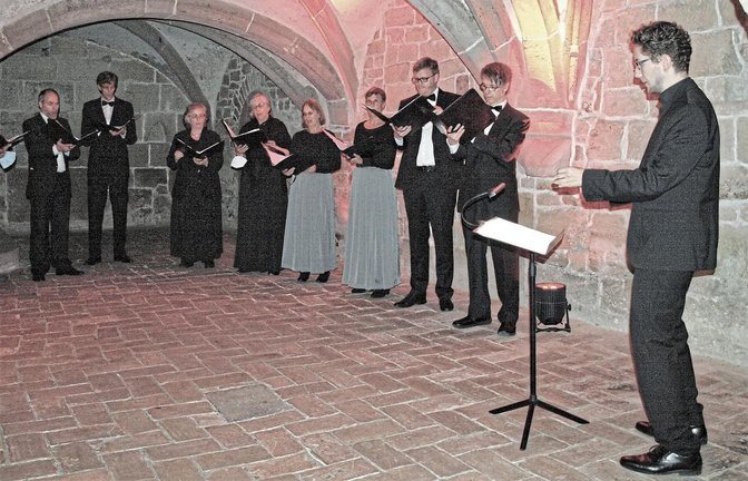 Jeder der Räume in den alten Klostermauern beschert den Zuhörern ein einmaliges Klangerlebnis. Hier am Pult Benjamin Hartmann.  Fotos: Filitz