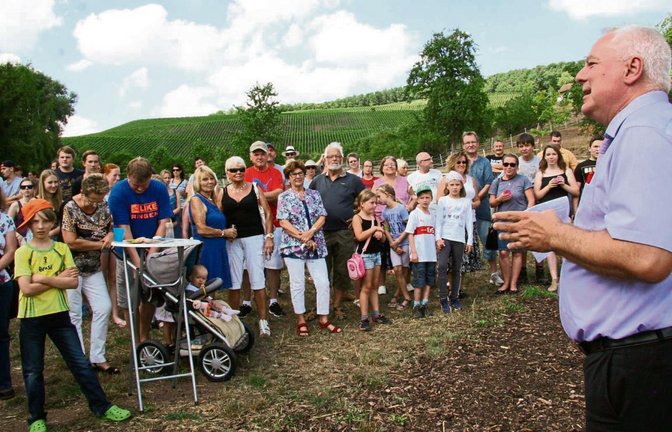 „Auf dem Land meckert halt auch mal was“, sagt Bürgermeister Fiedler und spricht damit den Befürwortern aus dem Herzen.  Fotos: Rostek