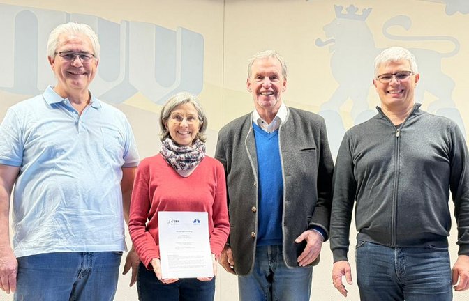 Vertrag besiegelt (von links): Musikverein-Vorsitzender Marc Hertfelder, Bläserklassenleiterin Claudia Wagner, Kirchengemeinderatsvorsitzender Markus Widmann und Ulrich Döbler von der Jugendausbildung Bläserkreis.  <span class='image-autor'>Foto: p</span>