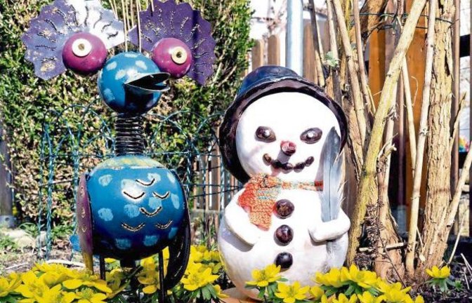 „Der Schneemann ist traurig, der Vogel singt, das heißt: Der Frühling kommt bestimmt“, reimt Wolfgang Götzke aus Ensingen zu seinem Foto.