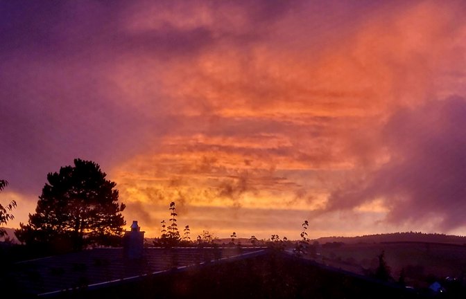 Am Dienstag begeisterte der Abendhimmel viele in Vaihingen und Umgebung, hier ein Foto von Rainer Kocher aus Eberdingen.