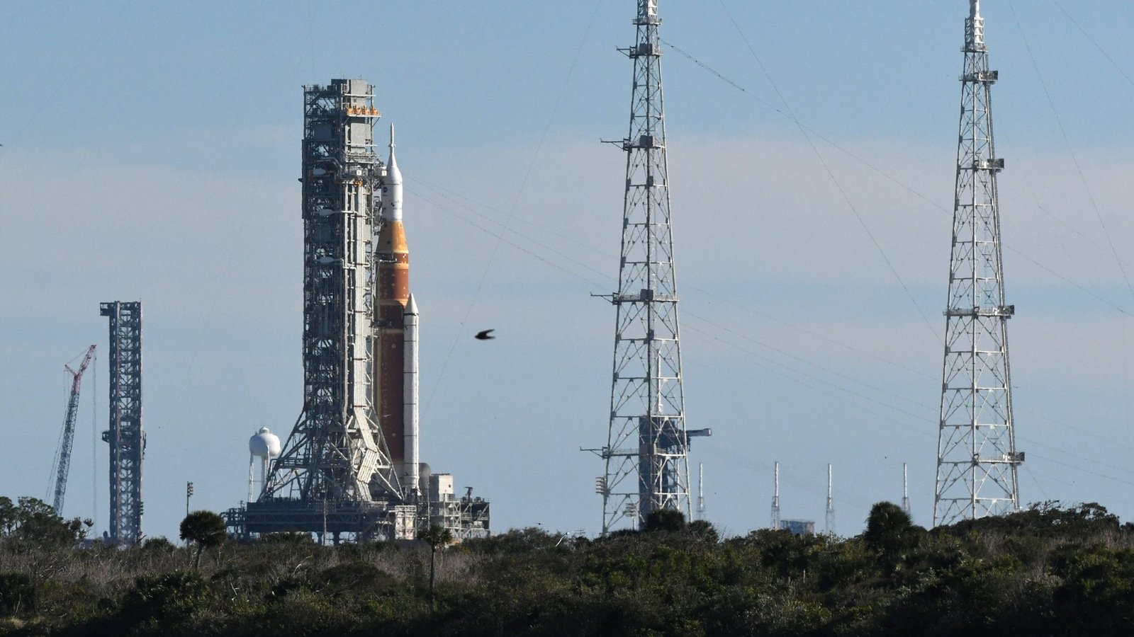 Erfahren Sie alles Wichtige zum Start der Artemis-2-Rakete und der ersten bemannten Mondumrundung seit etwa 50 Jahren. Termin und Uhrzeit des Starts.Foto: IMAGO / SOPA Images Erfahren Sie alles Wichtige zum Start der Artemis-2-Rakete und der ersten bemannten Mondumrundung seit etwa 50 Jahren. Termin und Uhrzeit des Starts.Foto: IMAGO / SOPA Images