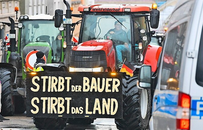 Auto-, Roller- oder Traktor-Korso: Auf Stuttgarts Straßen wird regelmäßig mit Fahrzeugen demonstriert.<span class='image-autor'>Foto: Lichtgut</span>