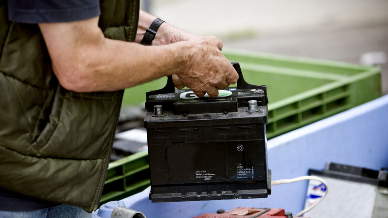 In diesem Artikel zeigen wir Ihnen, welche Möglichkeiten es gibt, Ihre Autobatterie zu entsorgen.Foto: Air Images / Shutterstock.com In diesem Artikel zeigen wir Ihnen, welche Möglichkeiten es gibt, Ihre Autobatterie zu entsorgen.Foto: Air Images / Shutterstock.com