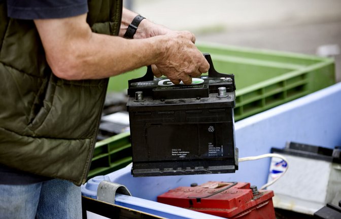 In diesem Artikel zeigen wir Ihnen, welche Möglichkeiten es gibt, Ihre Autobatterie zu entsorgen.<span class='image-autor'>Foto: Air Images / Shutterstock.com</span>