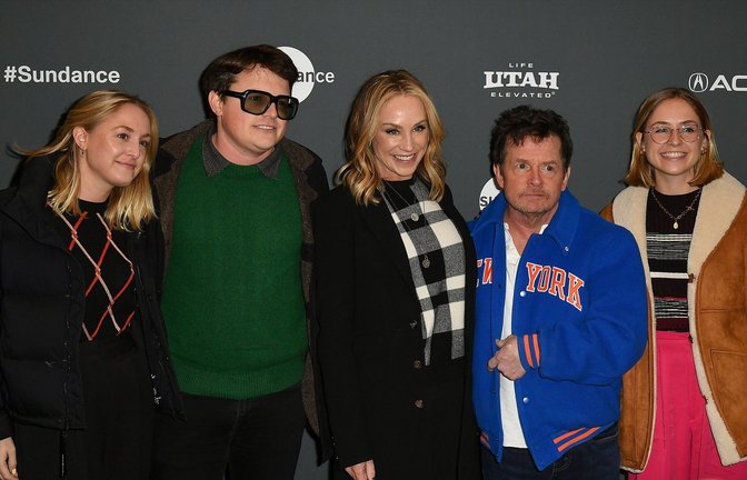Michael J. Fox mit Frau und Kindern auf dem Sundance Festival dieses Jahr.<span class='image-autor'>Foto: IMAGO/MediaPunch/IMAGO/imageSPACE</span>