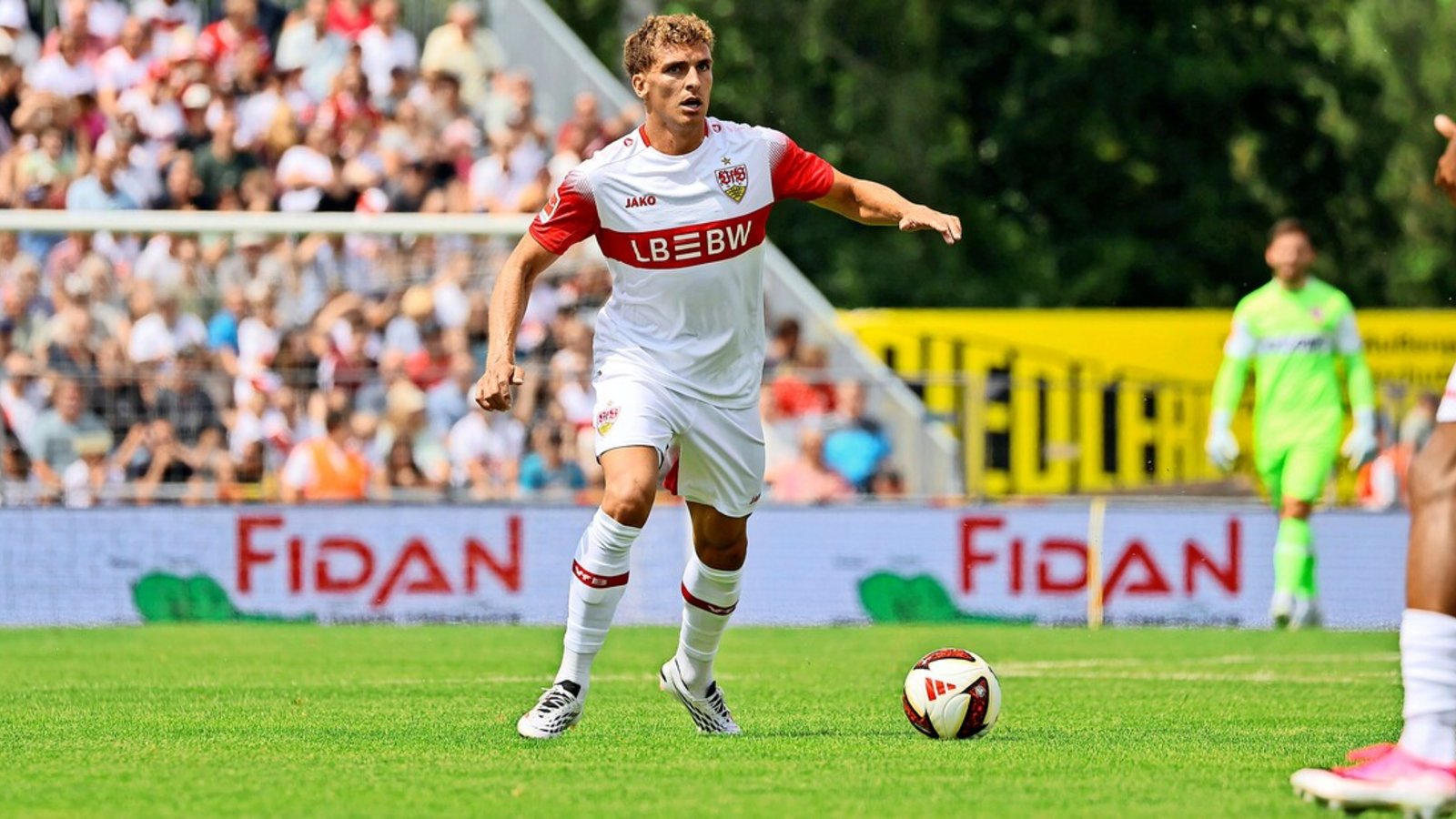 Grischa Prömel beim Test gegen die TSG Balingen: Der Rückkehrer aus der Region will beim VfB Stuttgart als Führungskraft im Mittelfeld vorangehen.Foto: imago/Sportfoto Rudel Grischa Prömel beim Test gegen die TSG Balingen: Der Rückkehrer aus der Region will beim VfB Stuttgart als Führungskraft im Mittelfeld vorangehen.Foto: imago/Sportfoto Rudel
