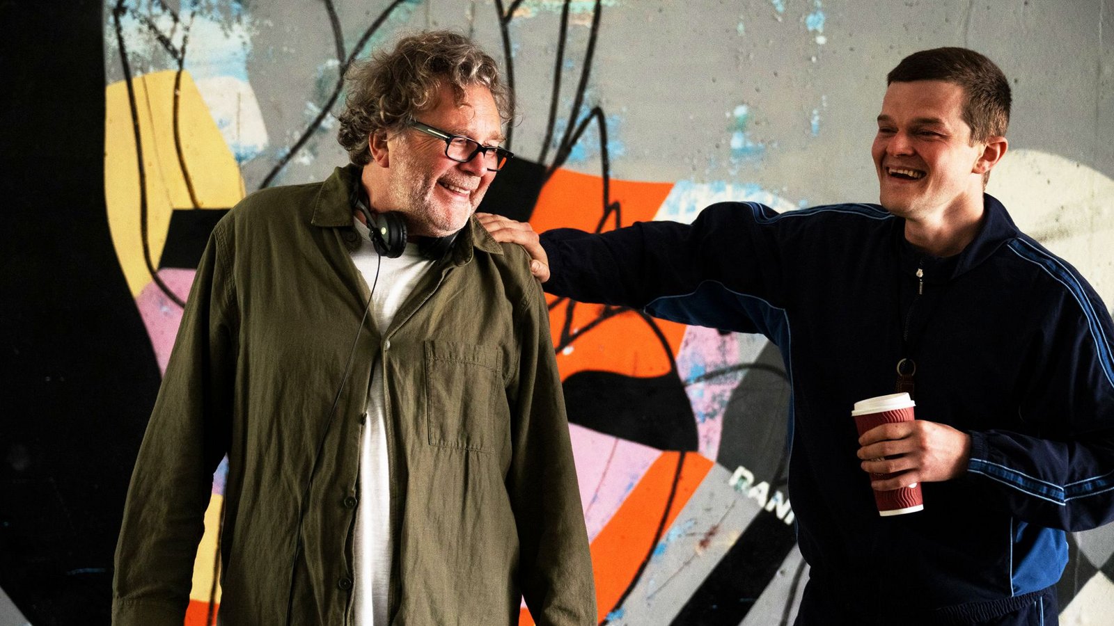 Regisseur Kirk Jones (li.) und Schauspieler Robert AramayoFoto: Wild Bunch Germany/Graeme Hunter Regisseur Kirk Jones (li.) und Schauspieler Robert AramayoFoto: Wild Bunch Germany/Graeme Hunter