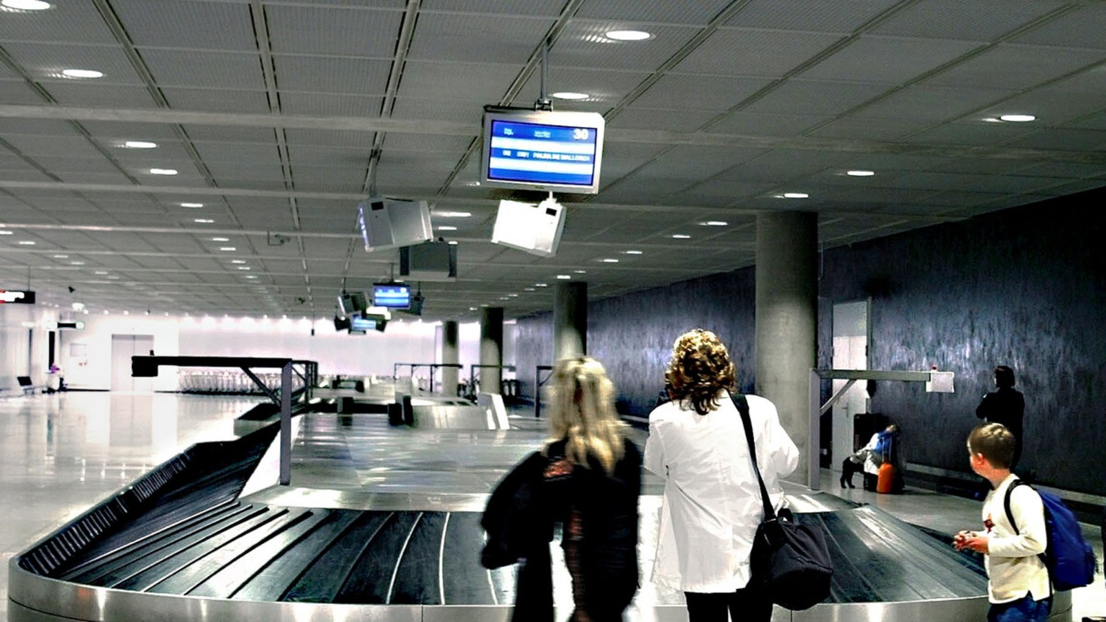 Gähnende Leere: Zahlreiche Fluggäste warteten vergeblich auf ihre Koffer. (Symbolbild)Gähnende Leere: Zahlreiche Fluggäste warteten vergeblich auf ihre Koffer. (Symbolbild)Foto: /Rudel/Regenscheit