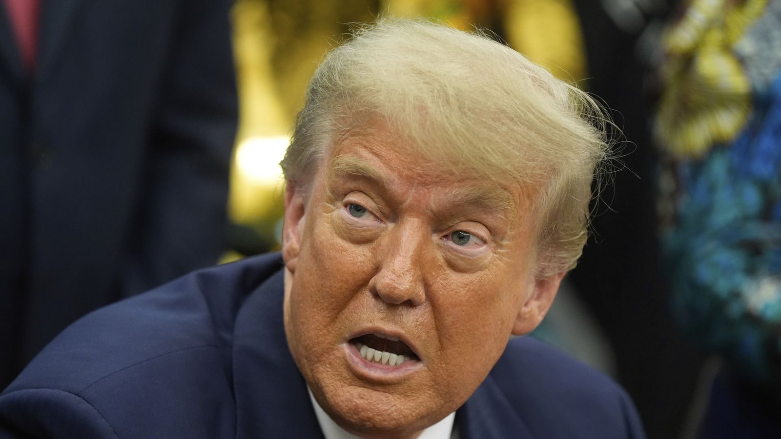 Trump möchte Briefe an seine Handelspartner schicken, um sie über die sie erwartenden Zölle zu informieren. (Symbolbild)Foto: Manuel Balce Ceneta/AP/dpa/Manuel Balce Ceneta Trump möchte Briefe an seine Handelspartner schicken, um sie über die sie erwartenden Zölle zu informieren. (Symbolbild)Foto: Manuel Balce Ceneta/AP/dpa/Manuel Balce Ceneta