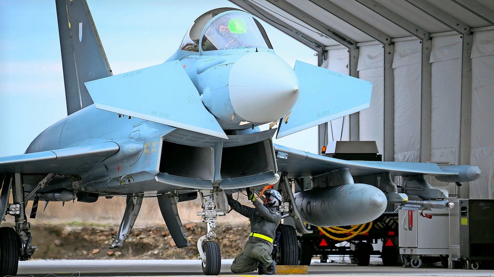 Bei den Kampfjets liegen die Europäer im Vergleich zu Russland vorn.Foto: dpa/Bernd von Jutrczenka Bei den Kampfjets liegen die Europäer im Vergleich zu Russland vorn.Foto: dpa/Bernd von Jutrczenka